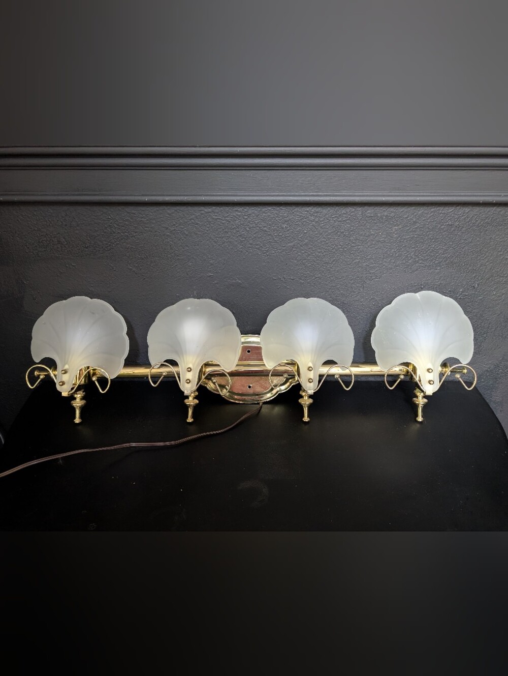 Vintage MCM/Hollywood Regency 4-light Gold Brass Vanity Wall fixture, shell